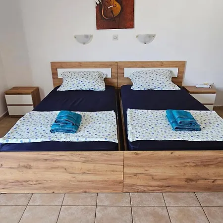 Pergamonto Apartman *
