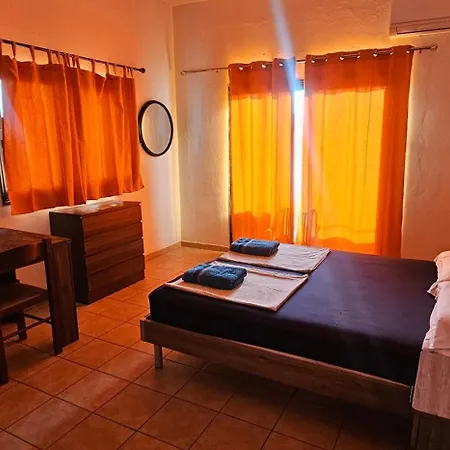 Pergamonto Apartment *